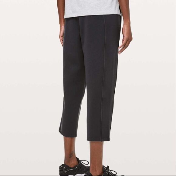 Lululemon Athletica Light Strides Crop 23” Black Knit Ankle Travel Pants 4 - Picture 3 of 10